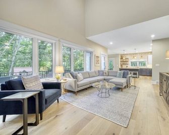 High-End Modern Farmhouse Relaxation in Saugatuck - Close to Downtown - Saugatuck - Wohnzimmer