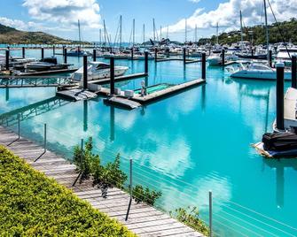 Pavillions 2 Luxury 4 Bedroom 3 Bathroom With In-ground Pool And Golf Buggy - Hamilton Island - Pool