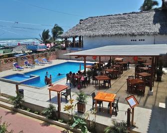 Hotel La Vista - Canoa - Pool