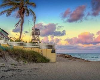 Luxe 3 Bedroom Inter-Coastal Downtown Stuart - Stuart - Beach