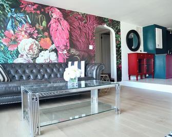 Stunning Hilltop apartment - Hollywood Vibe and View - Glendale - Sala de estar