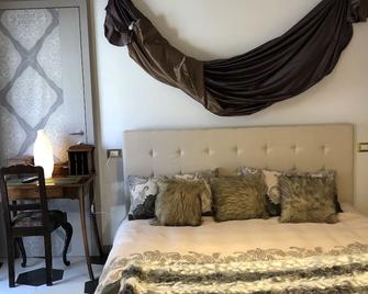 Dimora Del Podestà - Castell'Arquato - Bedroom