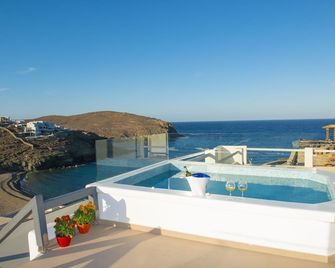 Myrsini's Luxury Suites Merchia - Mykonos - Pool