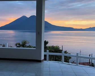Hotel Hanna Suites - Panajachel - Parveke