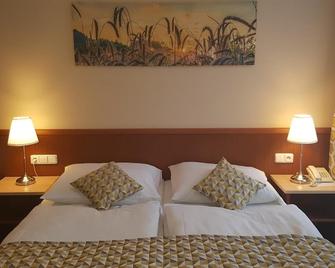 Aparthotel Austria Suites - Prague - Bedroom