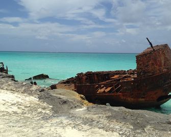 Welcome to Paradise, Beautiful 2/2 Villa, 3rd. Floor Water Views (40 ft. Slip) - Bailey Town - Beach