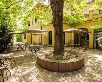 Les Clarisses Boutique Hotel - Vic - Patio