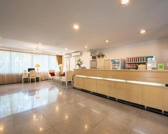 Romance Hotel Srinakarin - Bangkok - Front desk