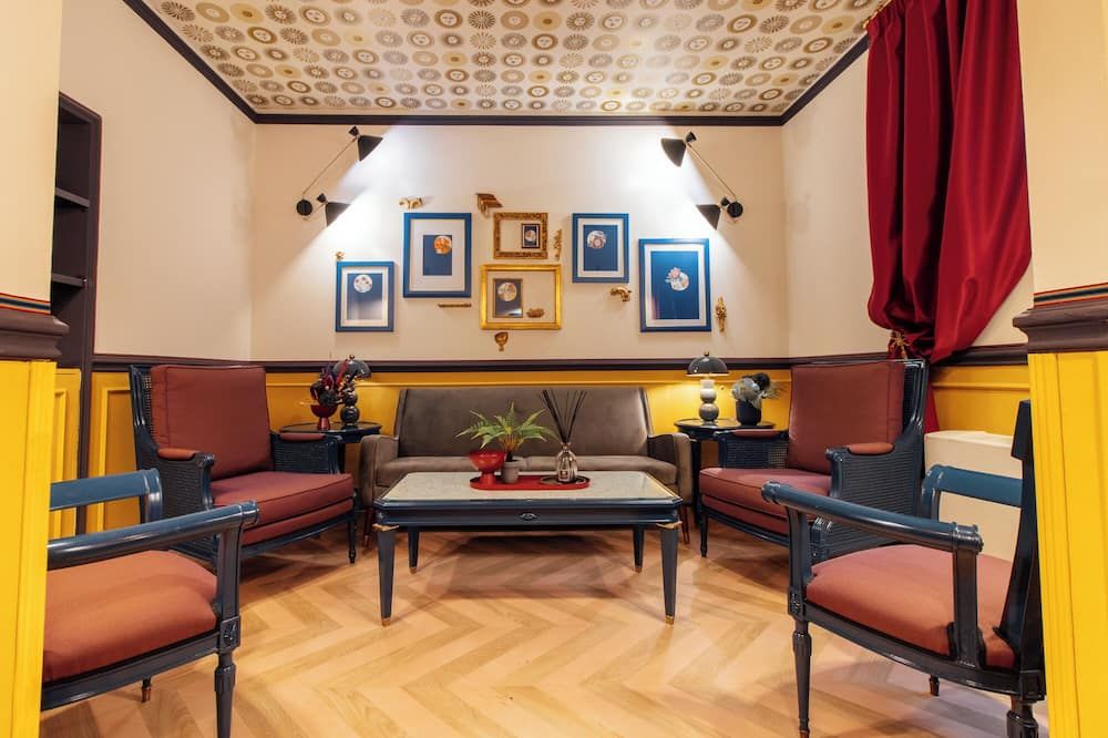 جويفي توجيثر فلورينس سيكريت نيست - فلورنس - ردهة