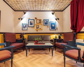 جويفي توجيثر فلورينس سيكريت نيست - فلورنس - ردهة