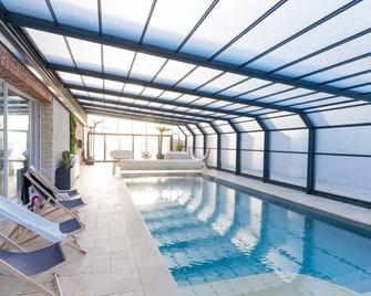 Luxury loft with heated indoor pool, Jacuzzi and sauna - Ravenel - Piscina