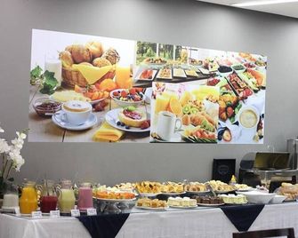 Excellence Comfort Hotel - Divinópolis - Buffet
