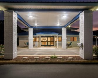 Days Inn by Wyndham Renfro Valley Mount Vernon - Mt Vernon - Будівля