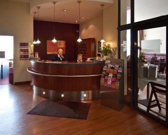 Hotel Hamburg Stadtzentrum - Hamburg - Front desk