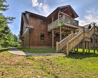 Bloomington Cabin, Mins to CampusandLake Monroe - Bloomington - Edificio