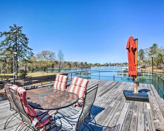 Georgia Getaway w/ 2-Story Dock By Lake Hartwell - Hartwell - Balcony