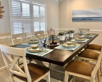 Fisherman's Paradise on the Water - Big Coppitt Key - Dining room