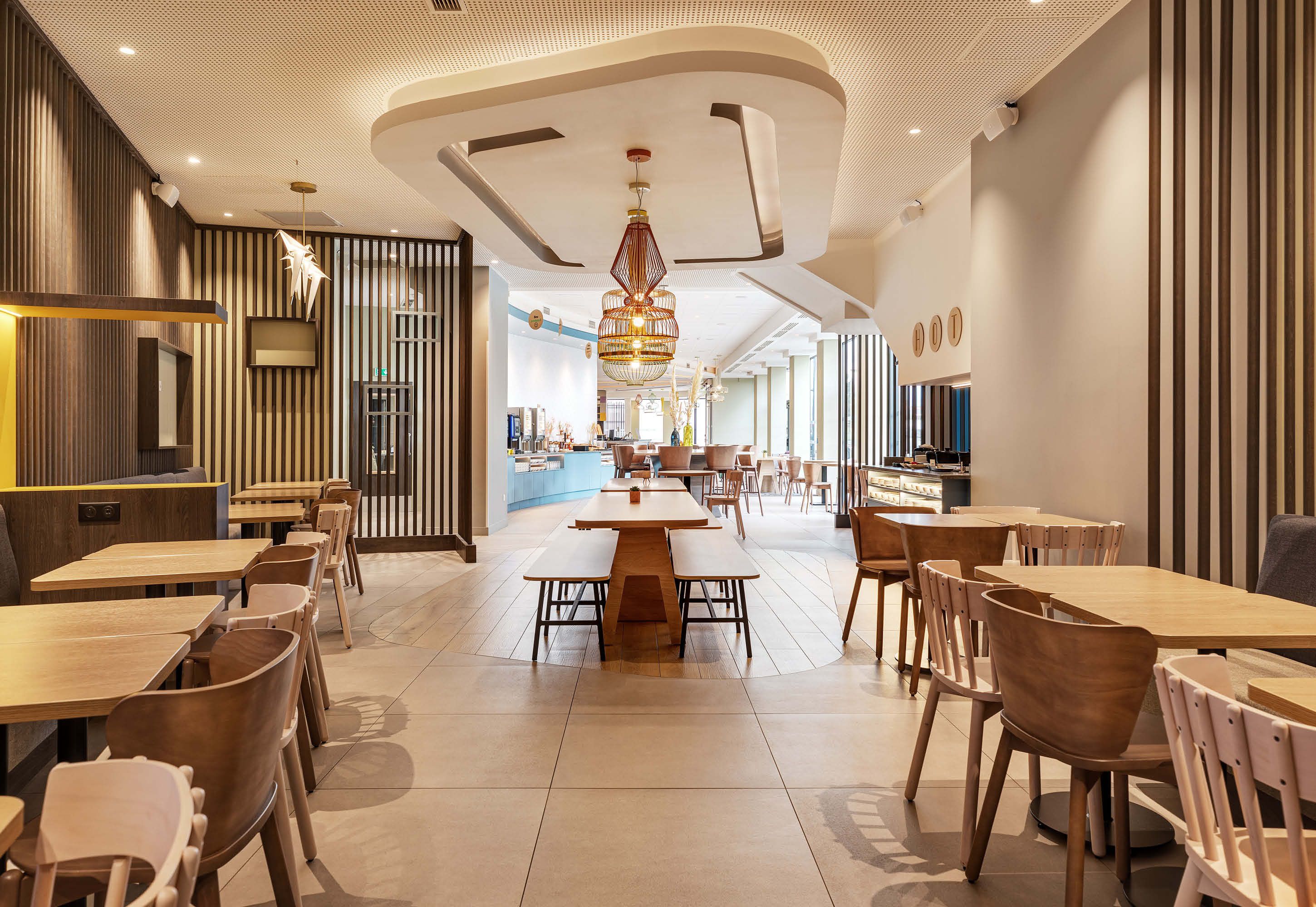 بي آند بي هوتل ليل ليلينيوم إوراسانتي - ليل - مطعم