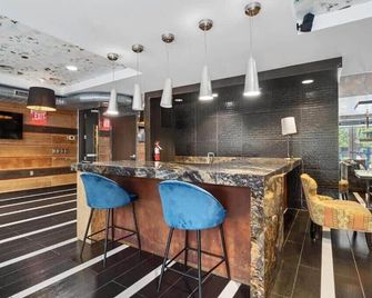 CozySuites Mill District with pool, gym #04 - Minneapolis - Bar