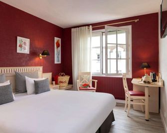 Logis Hôtel-Restaurant Le Fontarabie - Fontenay-le-Comte - Habitación