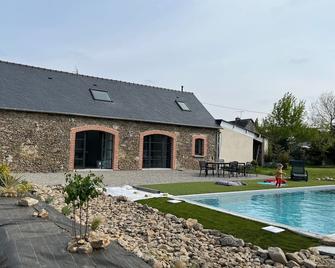 Longère en pierre avec piscine chauffée - Savenay - Piscine