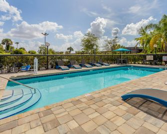 Hampton Inn & Suites Orlando-International Dr. North - Orlando - Pool