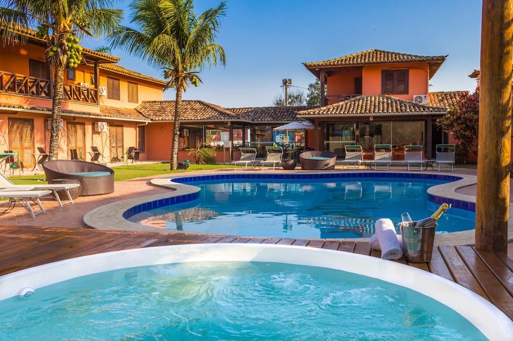 بوزادا سابل دور - بوزيوس - حوض السباحة