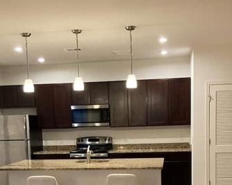 Luxury 1 br 10 minutes from 5 of the top beaches! - Neptune - Kitchen