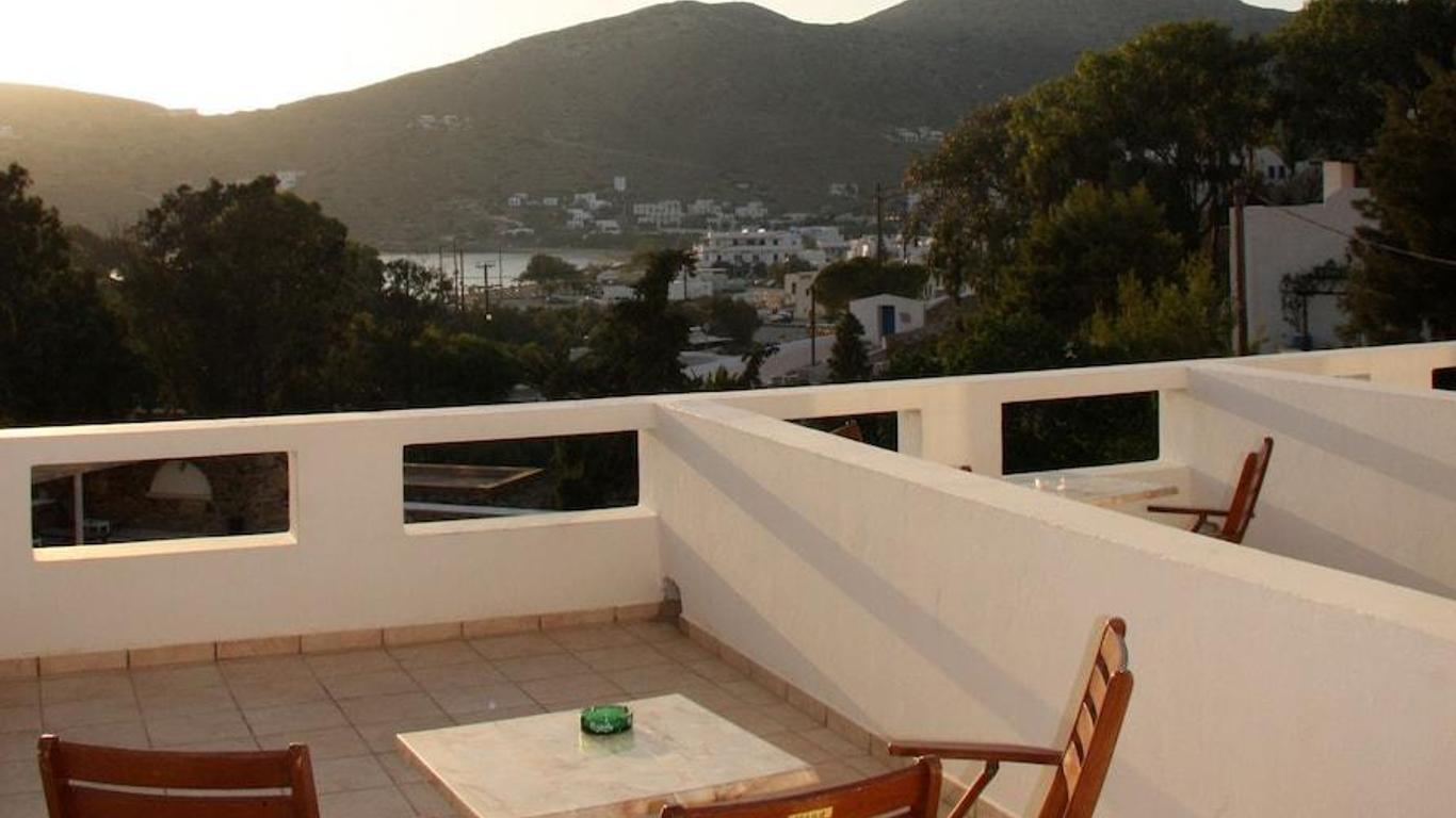 Armadoros Hotel / Ios Backpackers