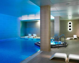 Lingfield Park Marriott Hotel & Country Club - Lingfield - Piscină