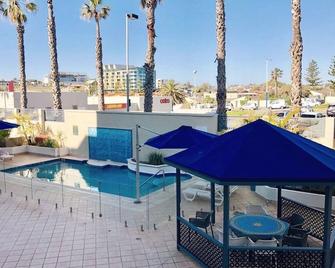 Sandcastles at the Beach - Outstanding Location - Scarborough - Pool