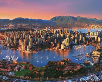 Vancouver Marriott Pinnacle Downtown Hotel - Vancouver - Building