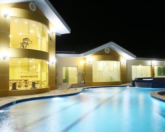 Barbur Plaza Hotel - Ponta Grossa - Bazén