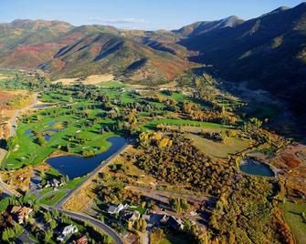 Mtn Retreat: Relax Serene Nature, Hot Spring & Spa Villa 2015 - Midway - Vista del exterior