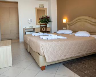 Kronos Hotel - Heraklion - Schlafzimmer