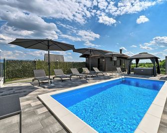 Aquahaven With Private Pool And Wellness - Veliko Trgovišće - Piscina