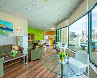 Grand Park Hotel & Suites Downtown Vancouver, Ascend Hotel Collection - Vancouver - Living room