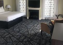 Niagara Crossing Hotel and Spa King Room - Lewiston - Habitación