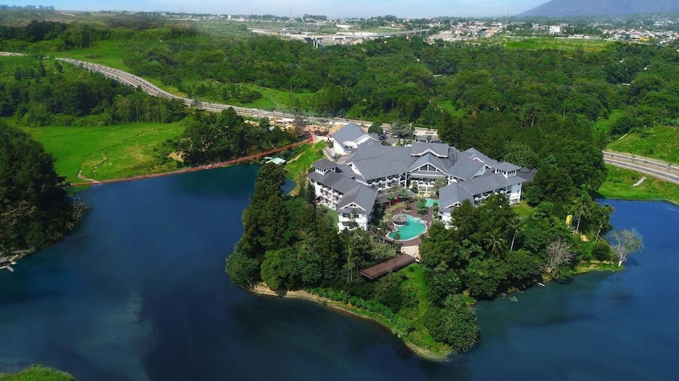 Lido Lake Resort By Mnc Hotel