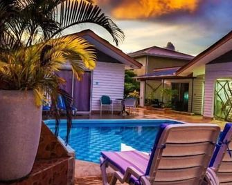 Hotel Plein Soleil - Grand'Anse Praslin - Svømmebasseng