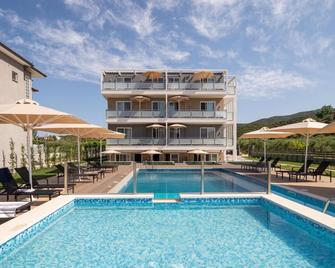 Astra Sarti Luxury Suites - Sarti