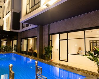 S 2 Modern Boutique Hotel - Vientiane - Pool