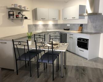 L'echalier en Berry : Appart'hotel Wallaby - Pigny - Cocina