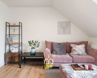 Ballater Retreat - Sja Stays - Modern 1 Bed Apartment - באלאטר - סלון