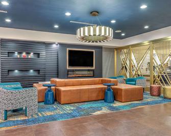 La Quinta Inn & Suites by Wyndham Woodway - Waco South - וואקו - טרקלין