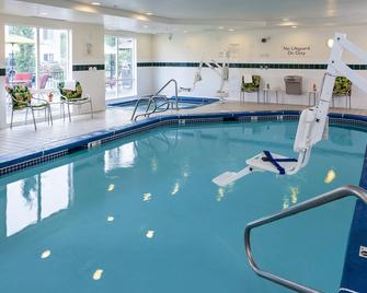 Fairfield Inn & Suites by Marriott Anchorage Midtown - Anchorage - Svømmebasseng