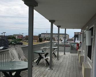 Point 1 Motel - Westerly - Balcony