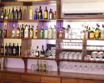 Coconut Grove Sakumono Hotel - Nungua - Bar