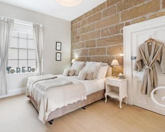 The Red Feather Inn - Launceston - Bedroom