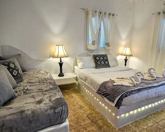 Pleasure Beachside Studios - Agios Georgios - Спальня